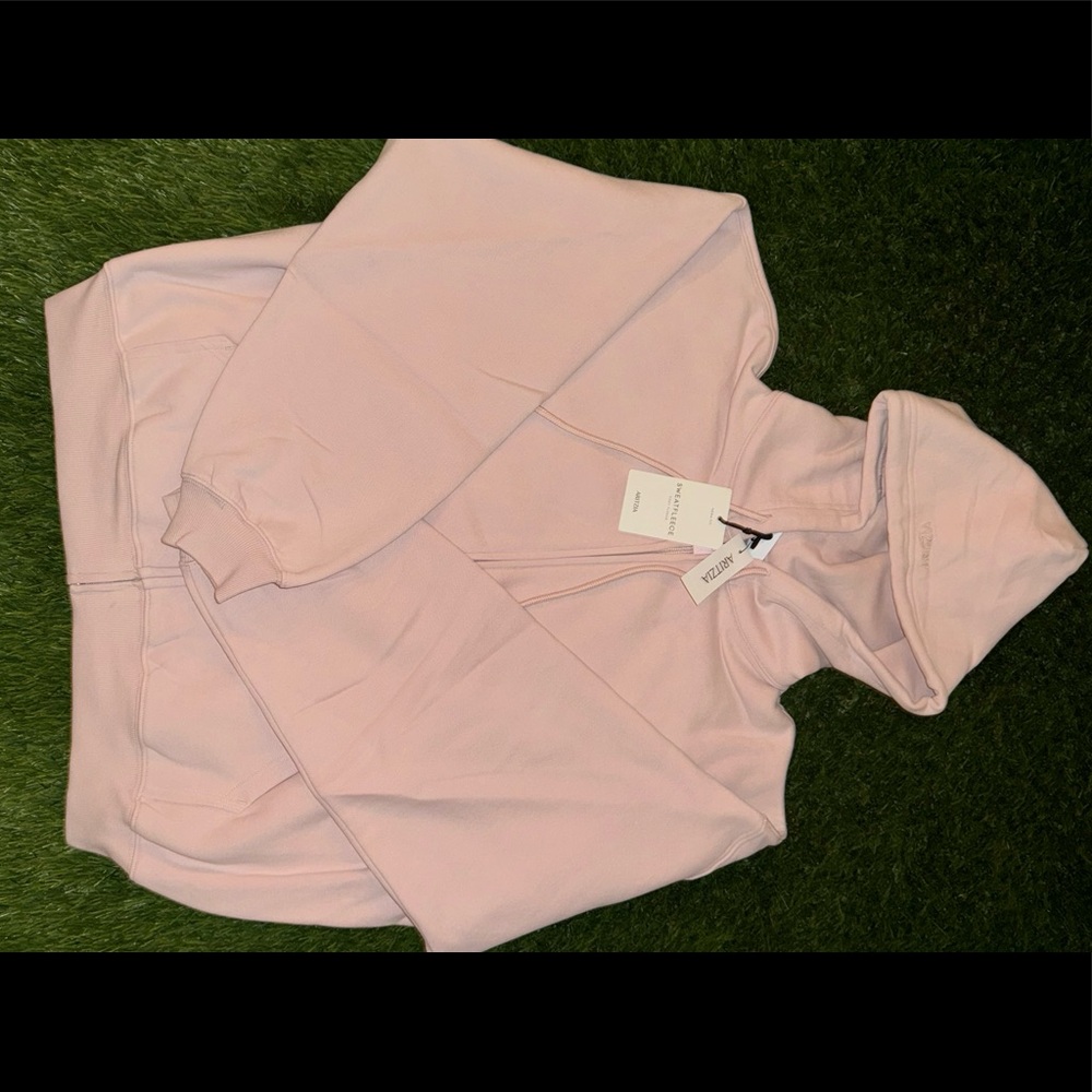 Aritzia mega drop zip
